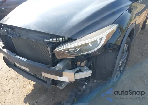 2017 Infiniti Qx30 Premium z USA, uszkodzony, nr VIN SJKCH5CR6HA017384